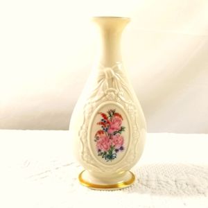 LENOX FLOWERS OF LOVE VASE